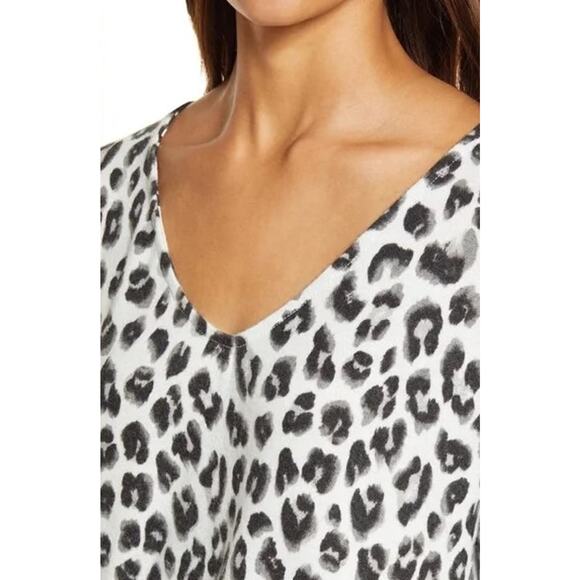 Gibsonlook Snow Leopard Print Top XS NWOT Ultra Soft - Picture 5 of 6